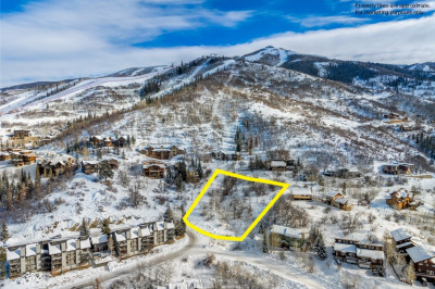 2725 Ski Trail Lane