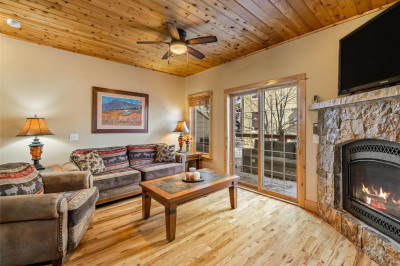 3058 Aspen Leaf Way