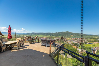 2555 Ski Trail Lane