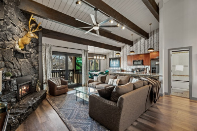 2335 Apres Ski Way