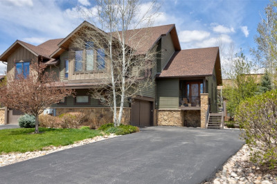 3211 Snowflake Circle