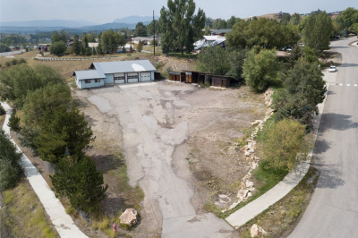 1327 Indian Trail