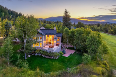 959 Steamboat Boulevard