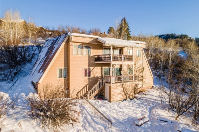 2965 Ski Trail Lane