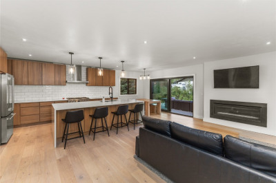 1960 Montview Lane