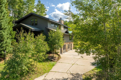 2790 Apres Ski Way