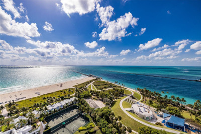 100 S Pointe Dr #1804/1805 1