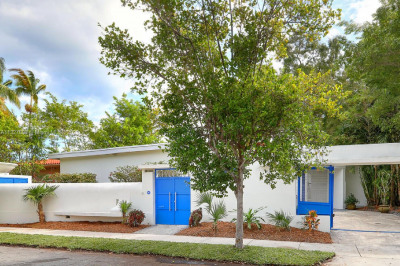 84 Shore Dr W 1