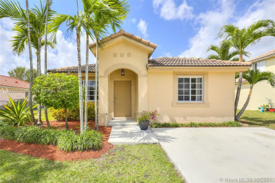 450 SE 30th Dr 1