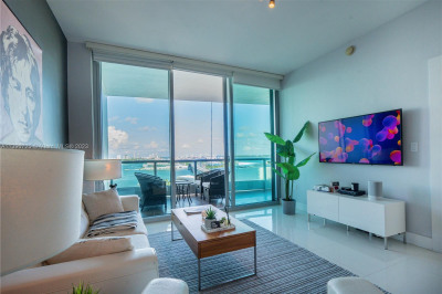 900 Biscayne Blvd #2203