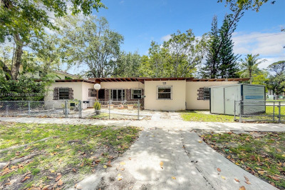 3701 SW 3rd Ave 1
