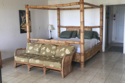 303 Smith Bay Ee 1