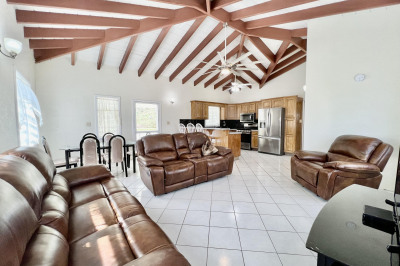 349-279 Anna's Retreat New 1