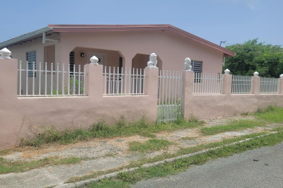 576 Strawberry Hill Qu 1