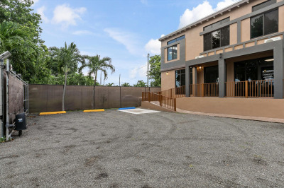 496d Strawberry Hill Qu 1