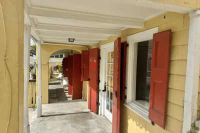 3-a Queen Cross Ch 1