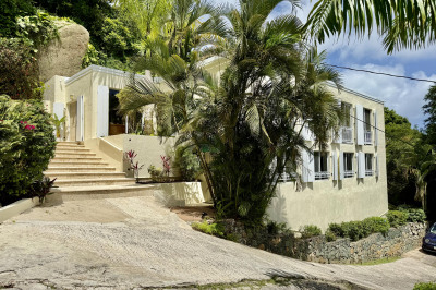 2c-2 Crown & Hawk Ss 1