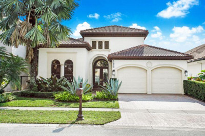 17930 Lake Azure Way