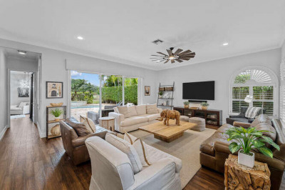 2721 Twin Oaks Way