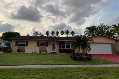 941 NW 42 Avenue