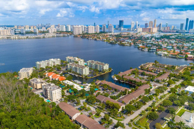 Lakeview Gardens Condos & Real Estate For Sale Greenacres