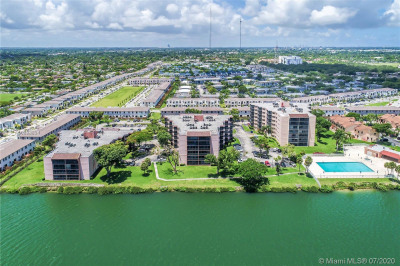 Lakeview Gardens Condos & Real Estate For Sale Greenacres