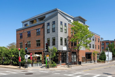 156 Green St #301 1