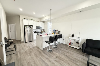 301-305 Dudley St #5 1