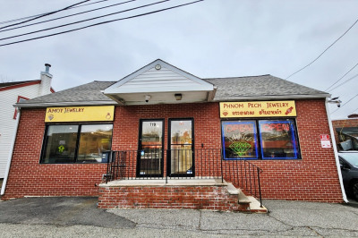 717 Middlesex St 1