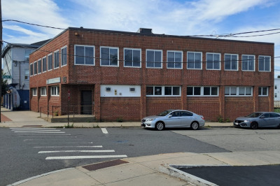 418 Bridge St 1