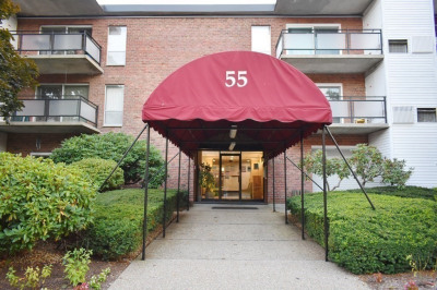 55 Broadlawn Park #17 1