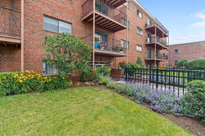 26 Waverly St #410 1