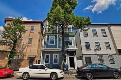 194 Marion St #1 1