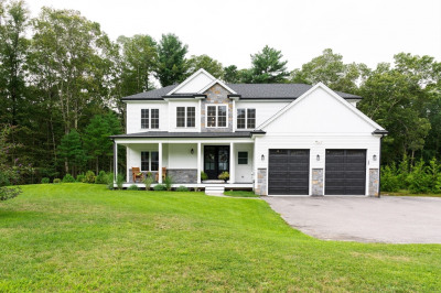 25 Gregory Way 1
