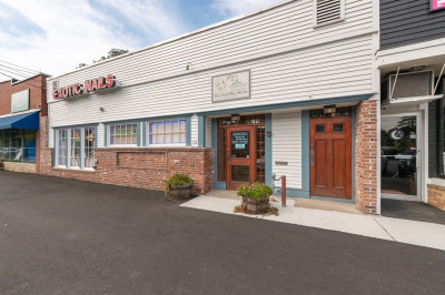 152 Main St