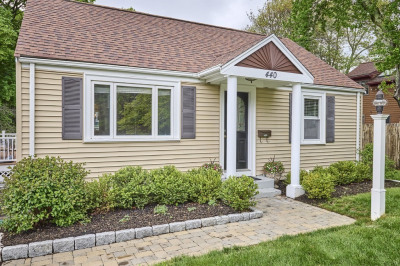 440 Forest St 1