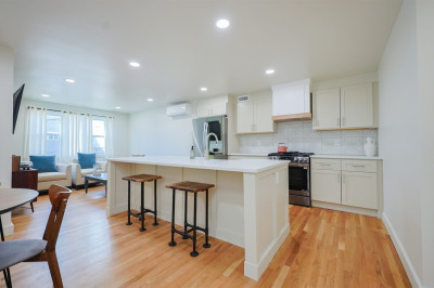 307 East Eagle Street 1