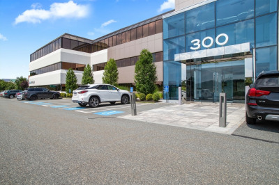 300 1st Ave 1