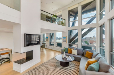 360 Newbury St #804