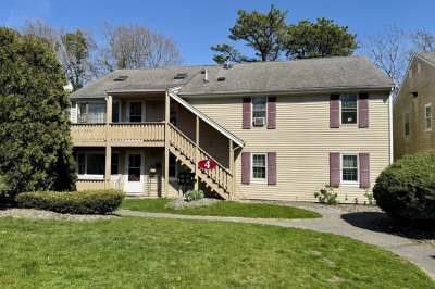 1029 Iyannough Rd #4C 1