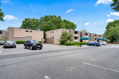 6 Shrewsbury Green Drive #J