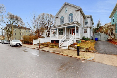 14 Holbrook St #1