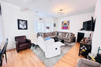 598 E 5th St #598 1