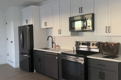 144 Old Colony Ave #204 1