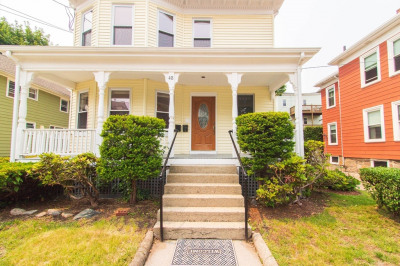 48 Oak Square Ave #2 1