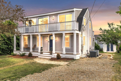 54 Carman Ave 1