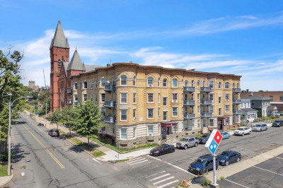 173 Elm Street #1R 1