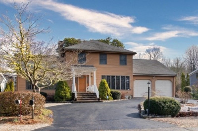 51 Manitoba Rd 1