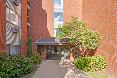 4975 Washington St #311 1