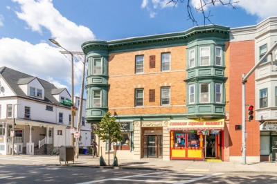 331 Centre St. #2a 1